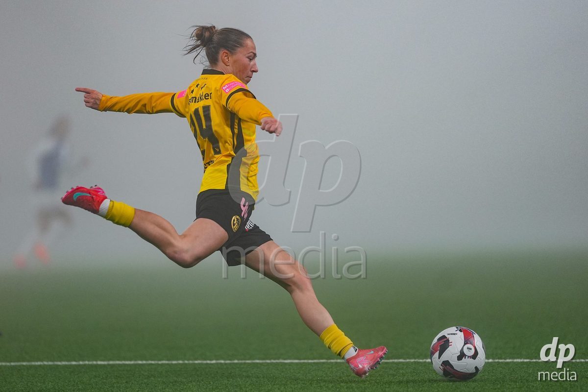 Schweiz: Axa Women's Cup 2025/26, BSC YB Frauen vs GC Frauenfussball - Stadion Wankdorf, Bern: Lisa Josten (24 YB Frauen) in aktion