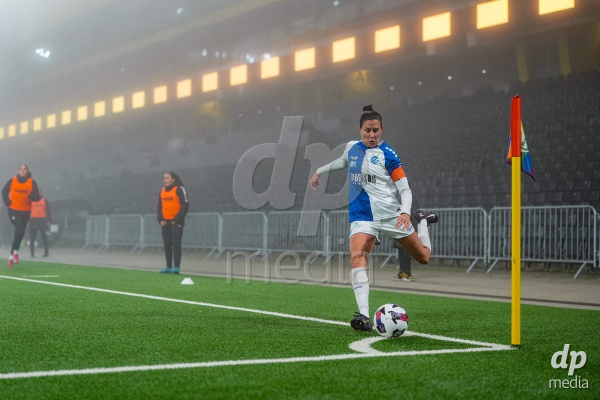 Schweiz: Axa Women's Cup 2025/26, BSC YB Frauen vs GC Frauenfussball - Stadion Wankdorf, Bern: Melanie Müller - Melanie Muller (27 GC) in aktion