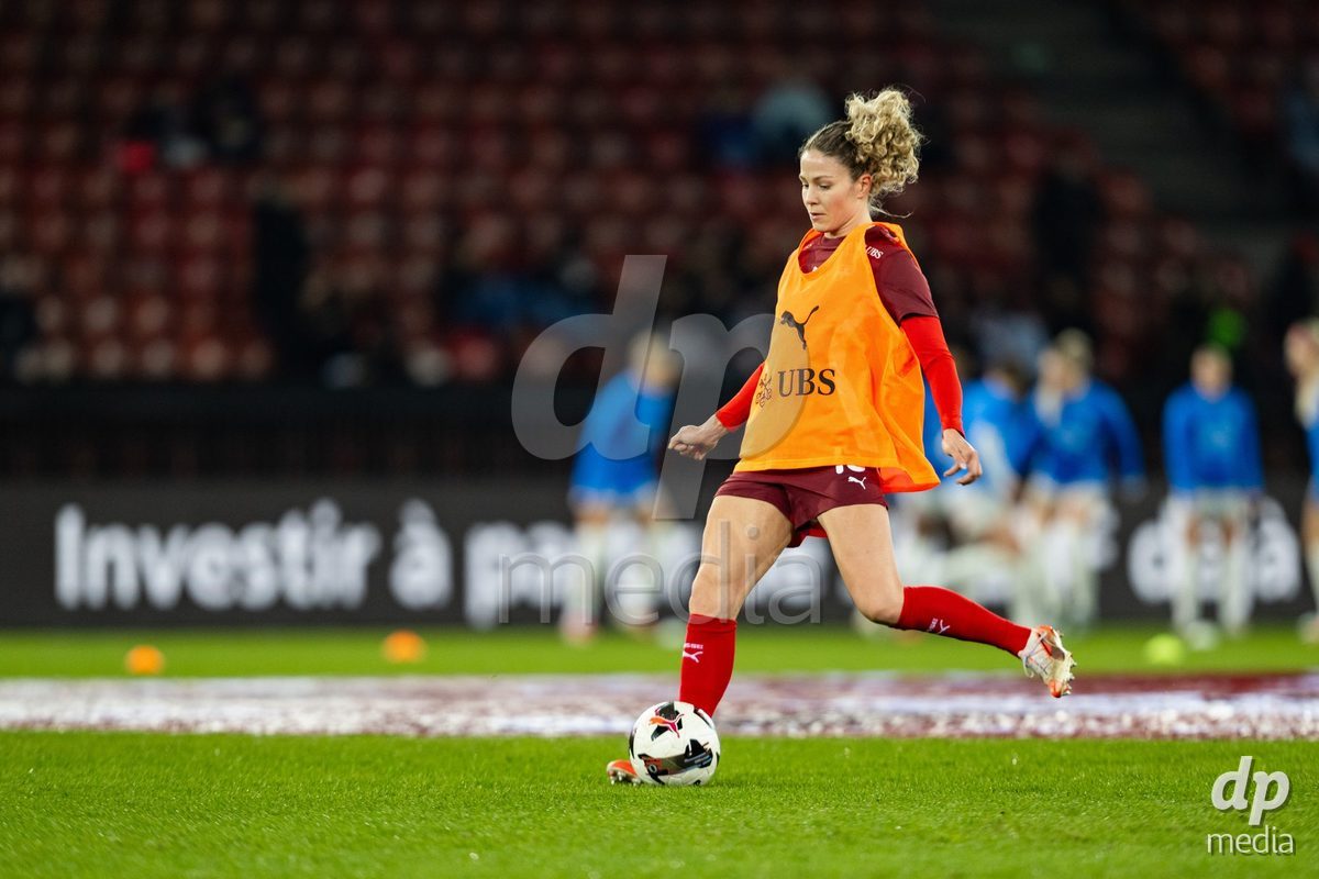during the UEFA Women's Nations League game between Switzerland and Island at Stadion Letzigrund in Zurich, Switzerland.