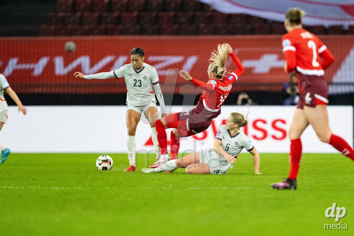 Foul from Emilia Asgeirsdottir (5 Island) against Ana-Maria Crnogorcevic (9 Switzerland) during the UEFA Women's Nations League game between Switzerland and Island at Stadion Letzigrund in Zurich, Switzerland.