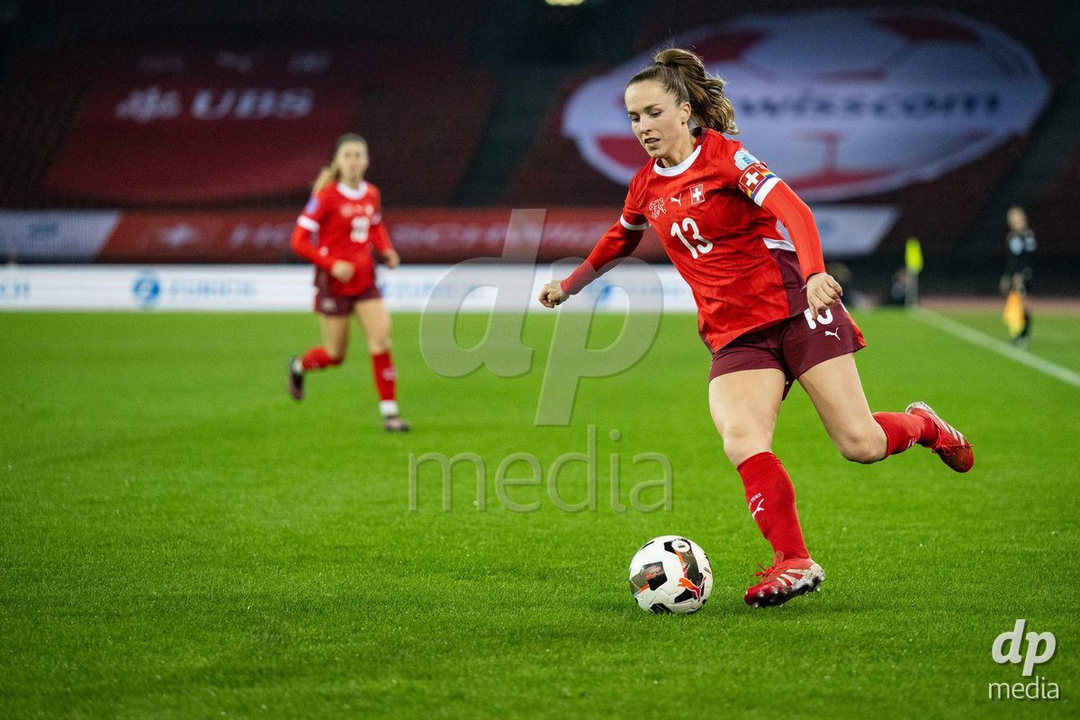 Lia Wälti (13 Switzerland) during the UEFA Women's Nations League game between Switzerland and Island at Stadion Letzigrund in Zurich, Switzerland.