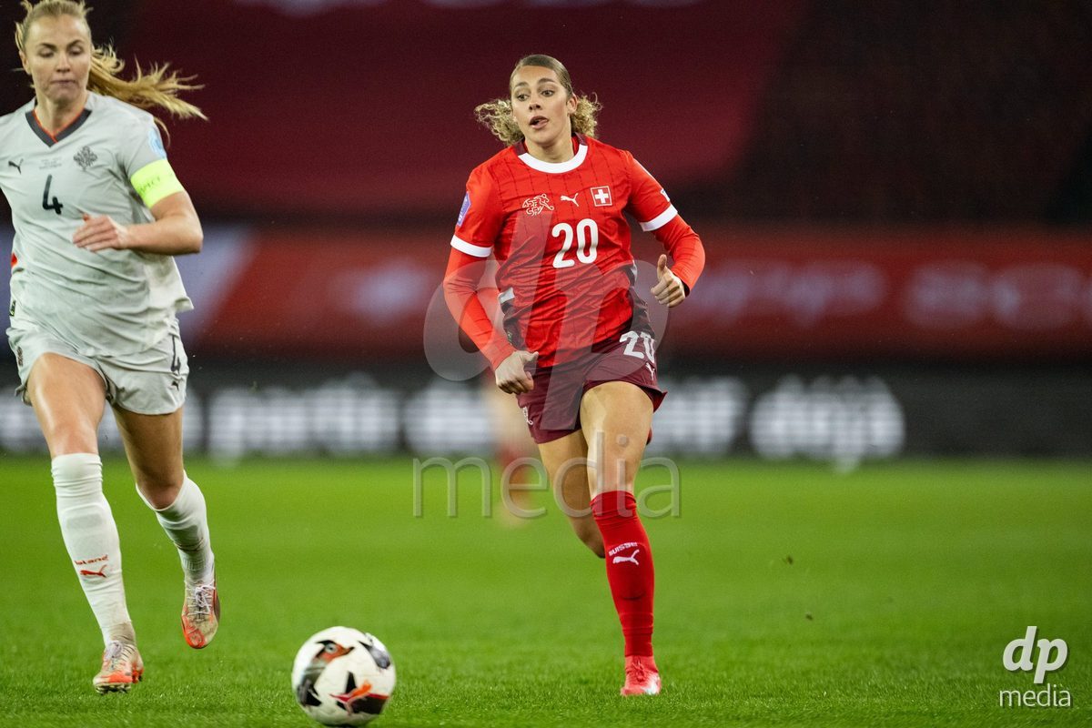 Alayah Pilgrim (20 Switzerland) during the UEFA Women's Nations League game between Switzerland and Island at Stadion Letzigrund in Zurich, Switzerland.
