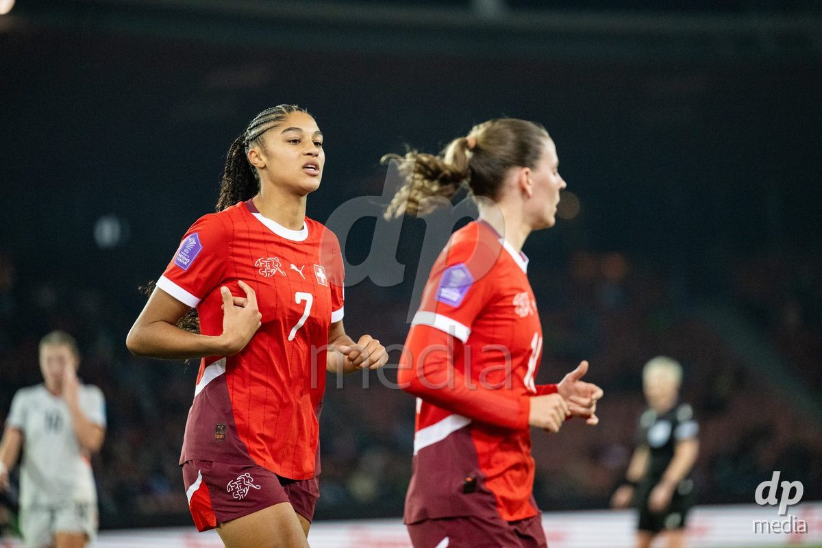 Sydney Schertenleib (7 Switzerland) during the UEFA Women's Nations League game between Switzerland and Island at Stadion Letzigrund in Zurich, Switzerland.