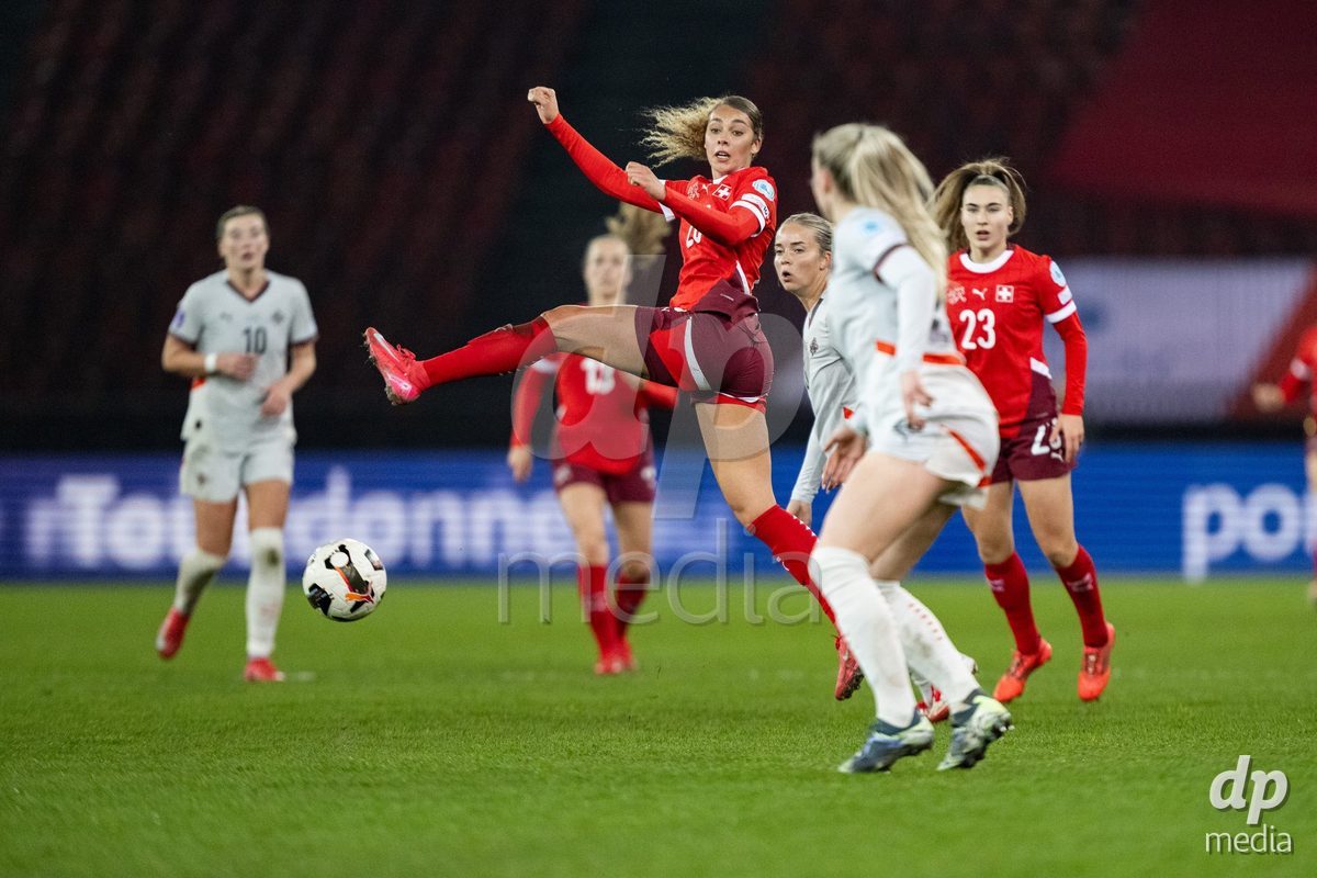 Alayah Pilgrim (20 Switzerland) in action during the UEFA Women's Nations League game between Switzerland and Island at Stadion Letzigrund in Zurich, Switzerland.