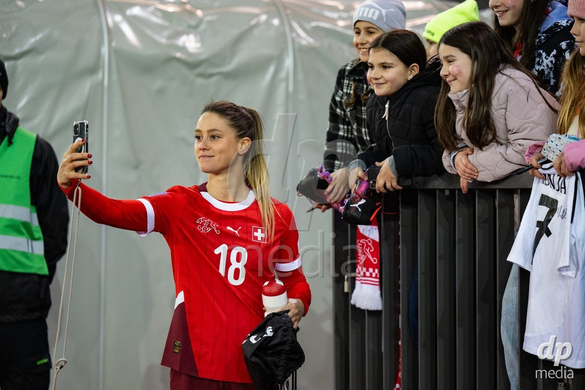 Viola Calligaris (18 Switzerland) interacting with fans after the UEFA Women's Nations League game between Switzerland and Island at Stadion Letzigrund in Zurich, Switzerland.
