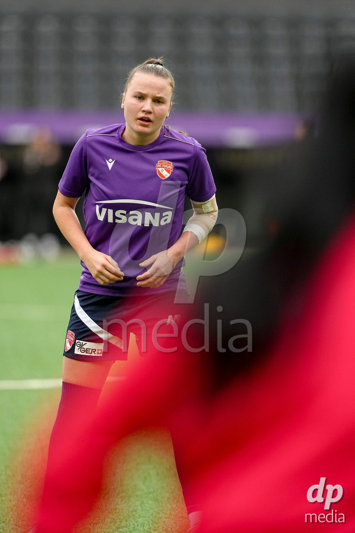 Schweiz: Axa Women's Cup 2025/26, BSC YB Frauen vs FC Thun - Stadion Wankdorf, Bern: Janine Minnig (9 Thun) beim Aufwärmen