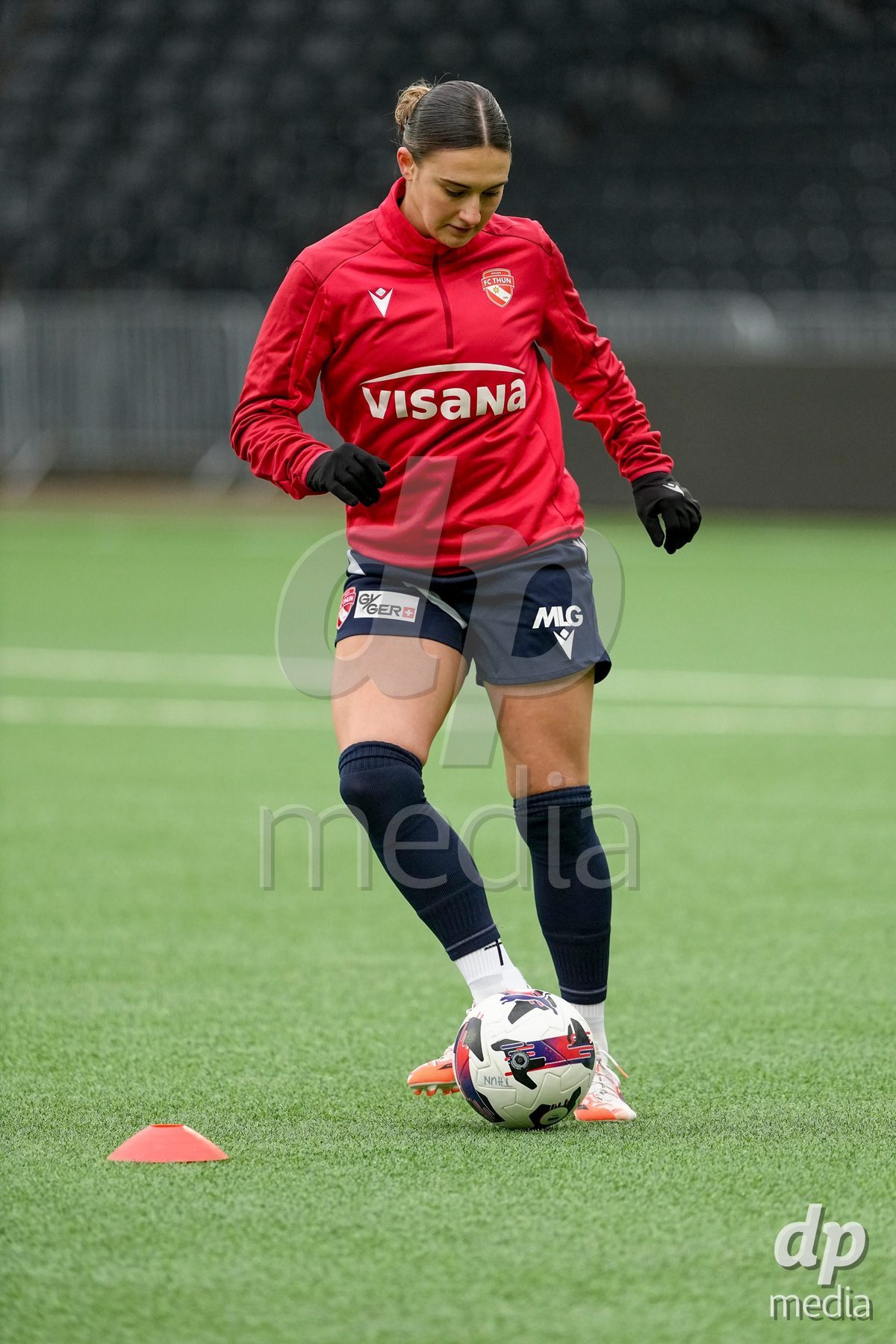 Schweiz: Axa Women's Cup 2025/26, BSC YB Frauen vs FC Thun - Stadion Wankdorf, Bern: Jael Jost (77 Thun) beim Aufwärmen