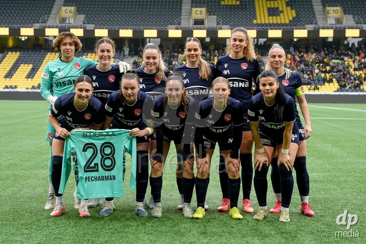 Schweiz: Axa Women's Cup 2025/26, BSC YB Frauen vs FC Thun - Stadion Wankdorf, Bern: Startelf von FC Thun vor dem Spiel