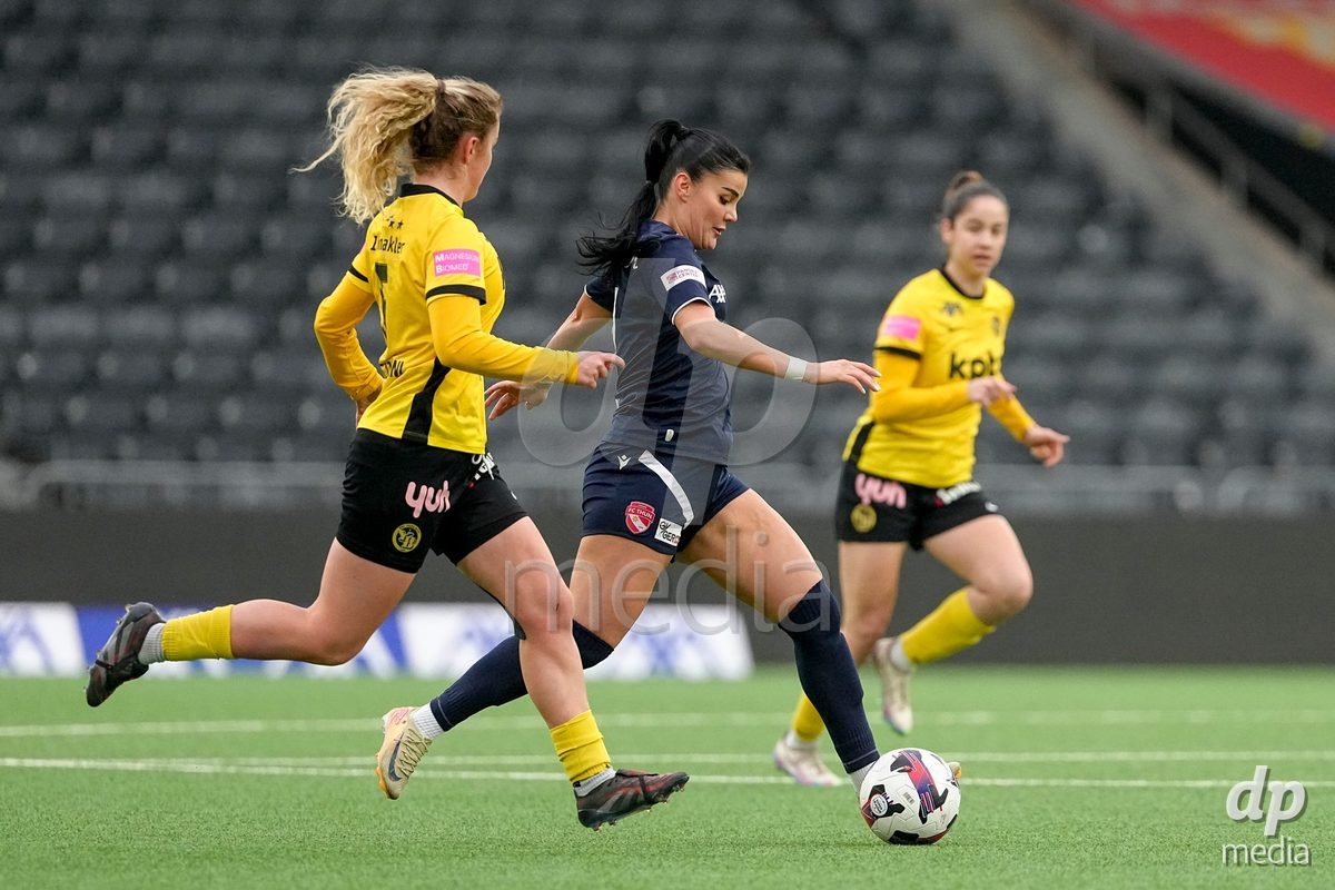 Schweiz: Axa Women's Cup 2025/26, BSC YB Frauen vs FC Thun - Stadion Wankdorf, Bern: Mimoza Hamidi (7 Thun) in aktion