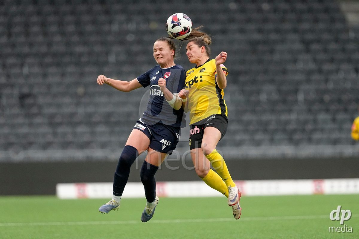 Schweiz: Axa Women's Cup 2025/26, BSC YB Frauen vs FC Thun - Stadion Wankdorf, Bern: Alisha Heiniger (6 Thun) im Kopfball-Duell mit Wibke Meister (18 YB Frauen)