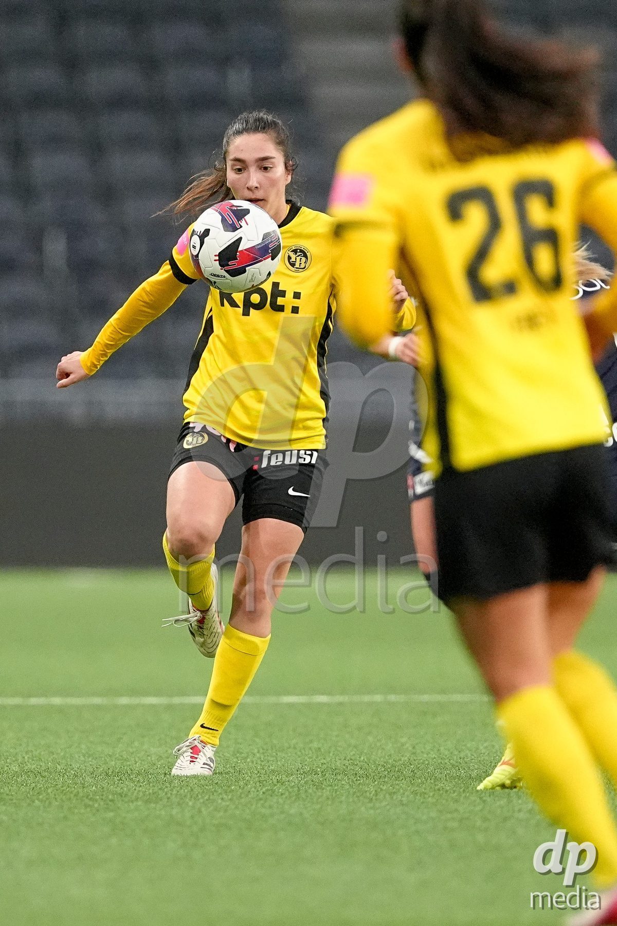 Schweiz: Axa Women's Cup 2025/26, BSC YB Frauen vs FC Thun - Stadion Wankdorf, Bern: Malaurie Granges (13 YB Frauen) in aktion