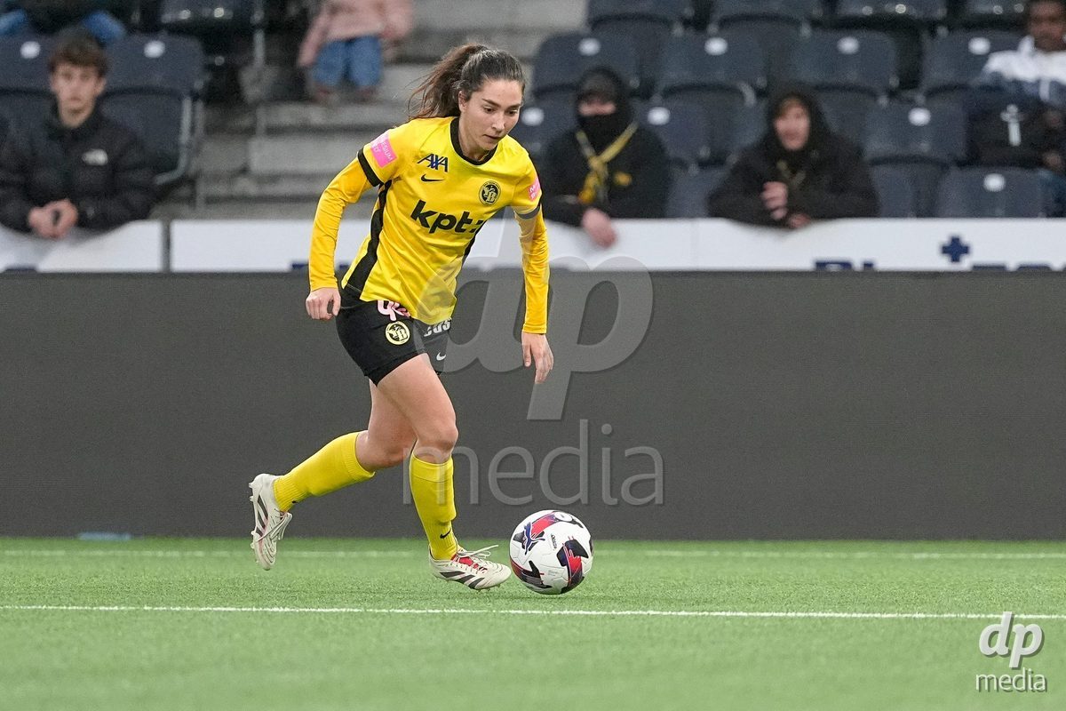 Schweiz: Axa Women's Cup 2025/26, BSC YB Frauen vs FC Thun - Stadion Wankdorf, Bern: Audrey Remy (19 YB Frauen) in aktion