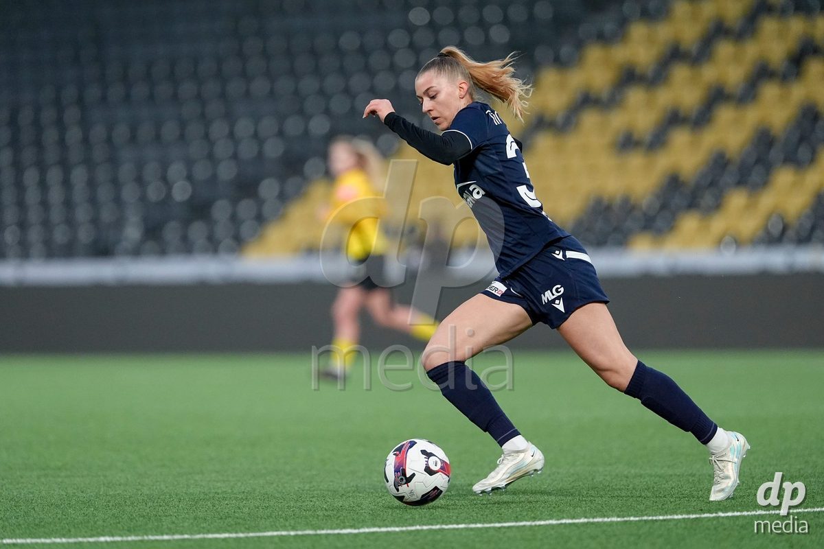 Schweiz: Axa Women's Cup 2025/26, BSC YB Frauen vs FC Thun - Stadion Wankdorf, Bern: Celine Schmid (34 Thun) in aktion