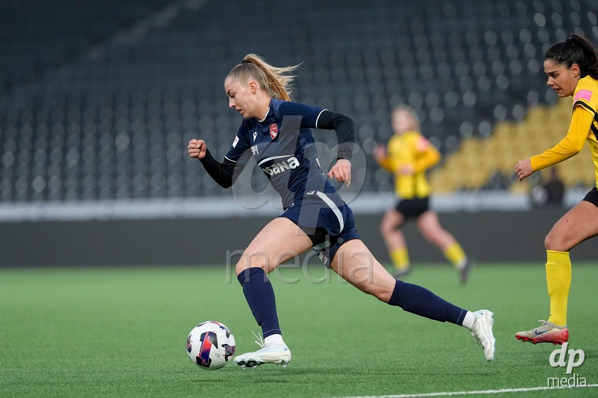 Schweiz: Axa Women's Cup 2025/26, BSC YB Frauen vs FC Thun - Stadion Wankdorf, Bern: Celine Schmid (34 Thun) in aktion