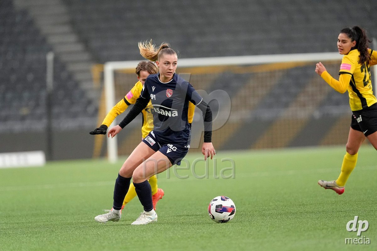 Schweiz: Axa Women's Cup 2025/26, BSC YB Frauen vs FC Thun - Stadion Wankdorf, Bern: Celine Schmid (34 Thun) in aktion