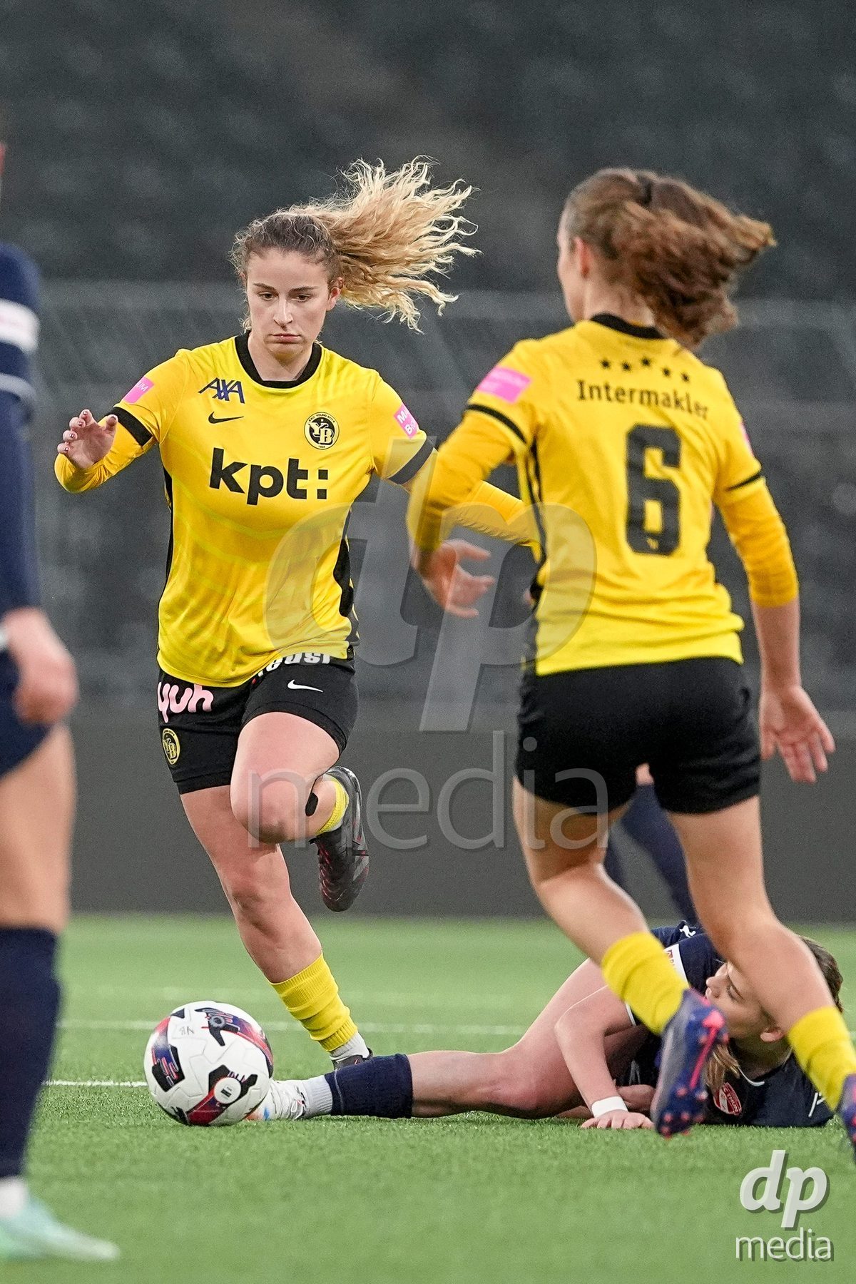Schweiz: Axa Women's Cup 2025/26, BSC YB Frauen vs FC Thun - Stadion Wankdorf, Bern: Caterina Tramezzani (5 YB Frauen) in aktion