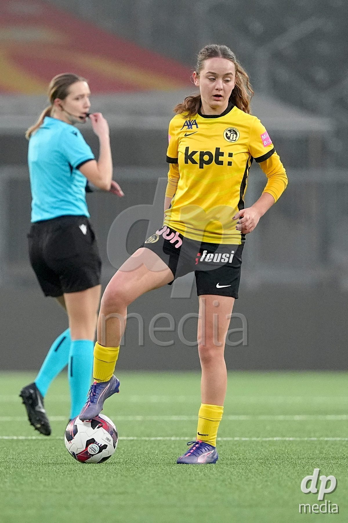 Schweiz: Axa Women's Cup 2025/26, BSC YB Frauen vs FC Thun - Stadion Wankdorf, Bern: Emilie De Maddalena (6 YB Frauen) während ihrem Debut in der ersten Mannschaft