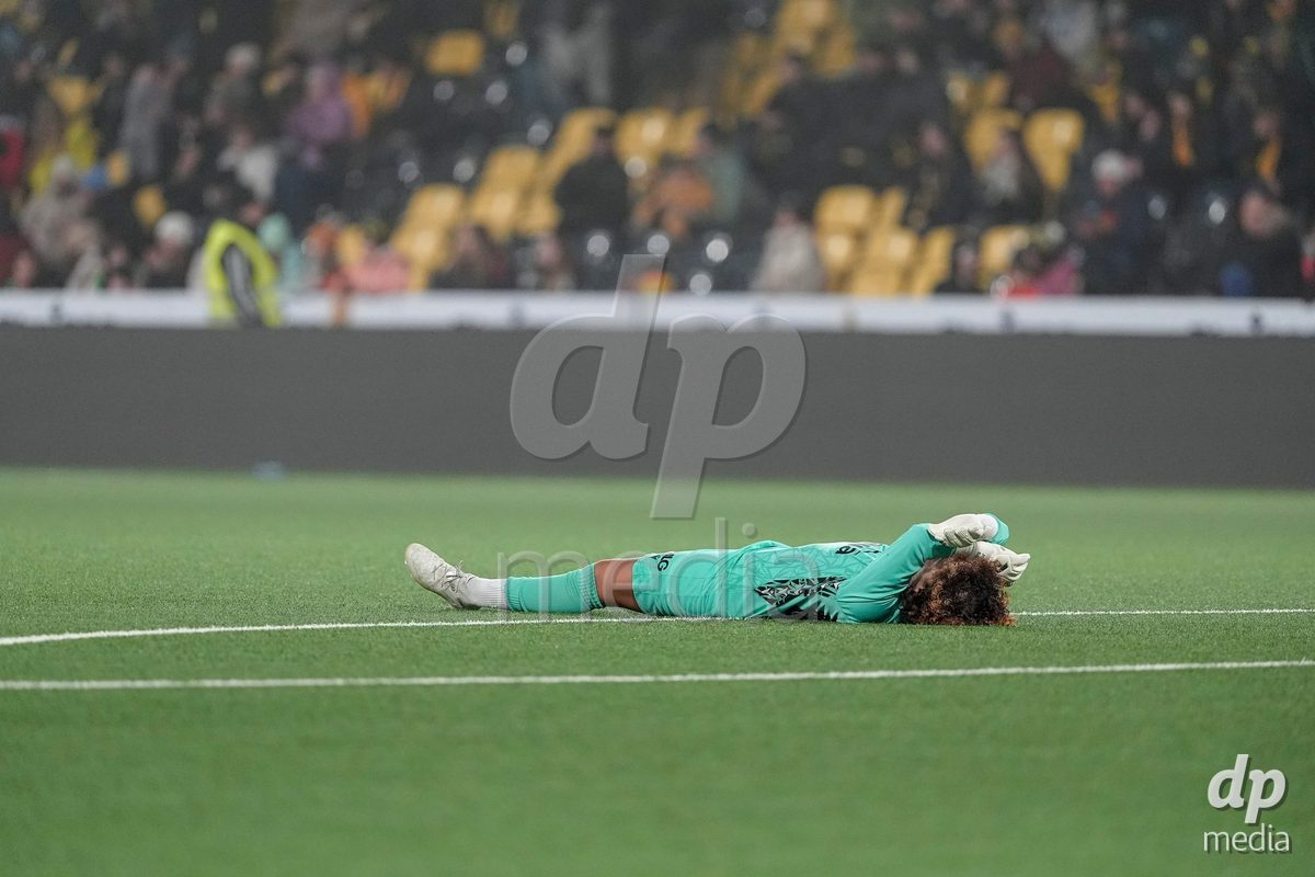 Schweiz: Axa Women's Cup 2025/26, BSC YB Frauen vs FC Thun - Stadion Wankdorf, Bern: Torhüterin Jil Beetschen - Torhuterin Jil Beetschen (66 Thun) nach der Niederlage gegen BSC YB Frauen