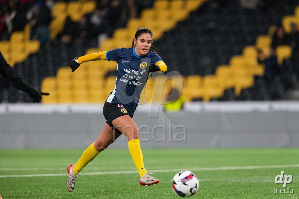 Schweiz: UEFA Women's Europa Cup 2025/26 1/8 final, BSC YB Frauen vs AC Sparta Praha - Stadion Wankdorf, Bern: Laura Frey (26 YB Frauen) während des Aufwärmens