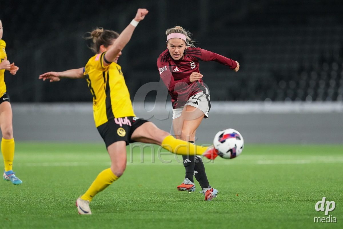 Schweiz: UEFA Women's Europa Cup 2025/26 1/8 final, BSC YB Frauen vs AC Sparta Praha - Stadion Wankdorf, Bern: Franny Cerna (22 Sparta Praha) in aktion