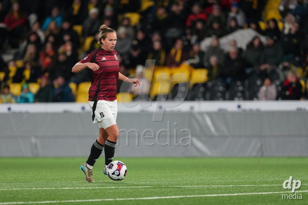 Schweiz: UEFA Women's Europa Cup 2025/26 1/8 final, BSC YB Frauen vs AC Sparta Praha - Stadion Wankdorf, Bern: Michaela Khyrova (11 Sparta Praha) erzielt das 2:0