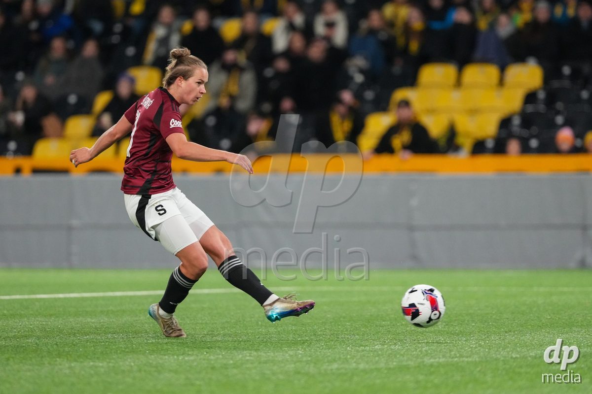 Schweiz: UEFA Women's Europa Cup 2025/26 1/8 final, BSC YB Frauen vs AC Sparta Praha - Stadion Wankdorf, Bern: Michaela Khyrova (11 Sparta Praha) erzielt das 2:0