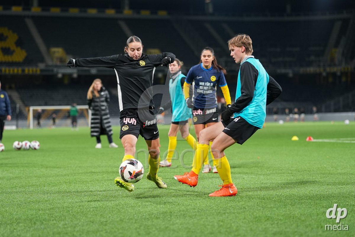 Schweiz: UEFA Women's Europa Cup 2025/26 1/8 final, BSC YB Frauen vs AC Sparta Praha - Stadion Wankdorf, Bern: Malaurie Granges (13 YB Frauen) während des Aufwärmens