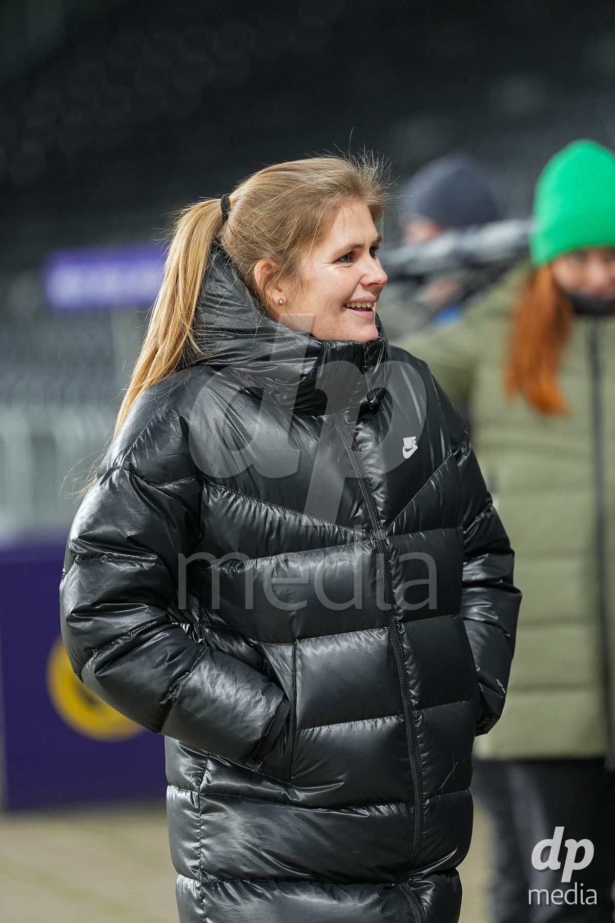 Schweiz: UEFA Women's Europa Cup 2025/26 1/8 final, BSC YB Frauen vs AC Sparta Praha - Stadion Wankdorf, Bern: head coach Imke Wübbenhorst - head coach Imke Wubbenhorst (YB Frauen) vor dem Spiel