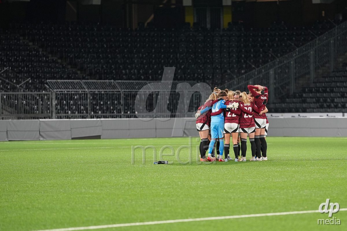 Schweiz: UEFA Women's Europa Cup 2025/26 1/8 final, BSC YB Frauen vs AC Sparta Praha - Stadion Wankdorf, Bern: Startelf von AC Sparta Praha
