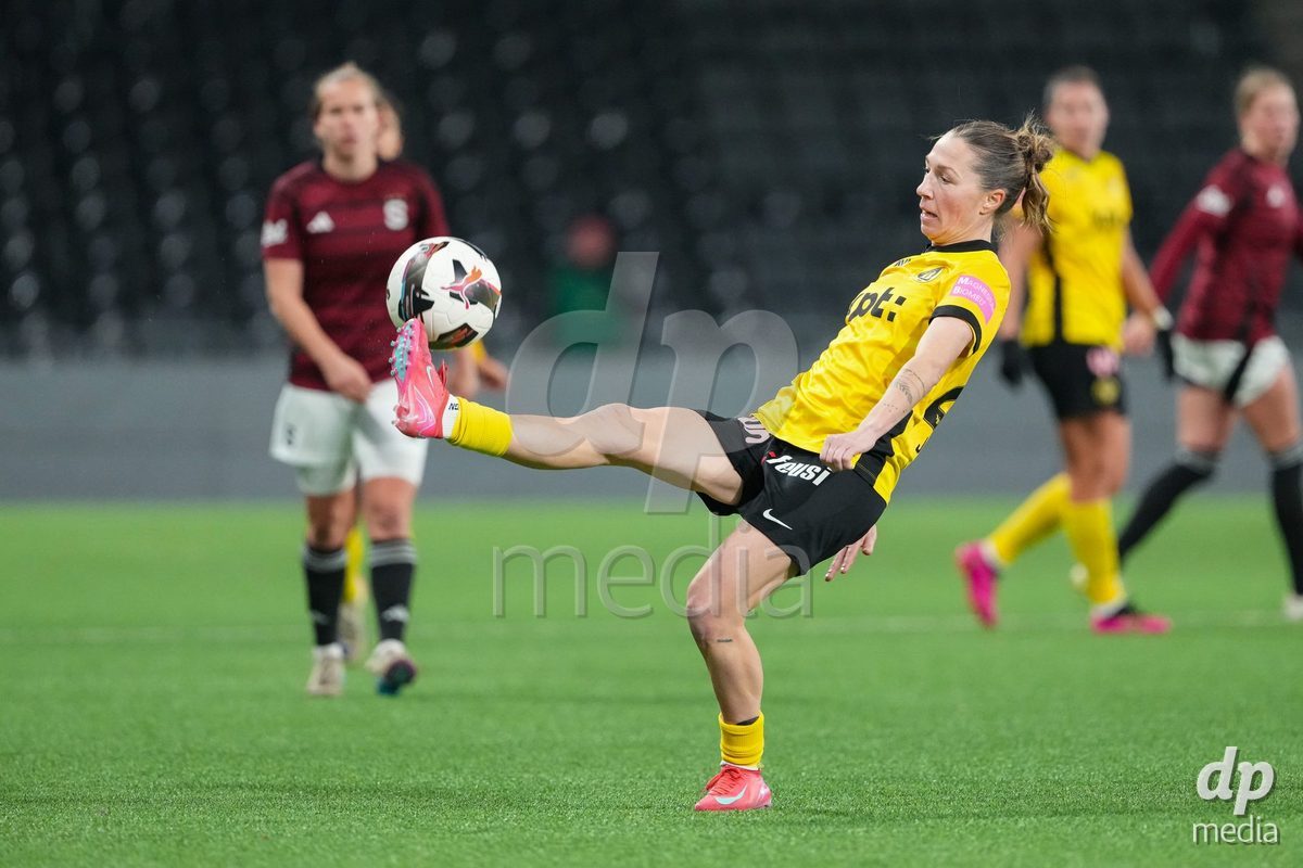 Schweiz: UEFA Women's Europa Cup 2025/26 1/8 final, BSC YB Frauen vs AC Sparta Praha - Stadion Wankdorf, Bern: Lisa Josten (24 YB Frauen) in aktion