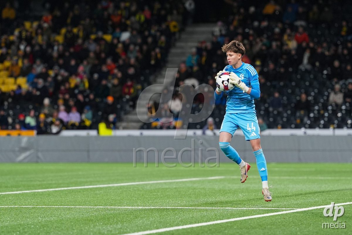 Schweiz: UEFA Women's Europa Cup 2025/26 1/8 final, BSC YB Frauen vs AC Sparta Praha - Stadion Wankdorf, Bern: Torhüter Nikola Harantova (44 Sparta Praha) in aktion