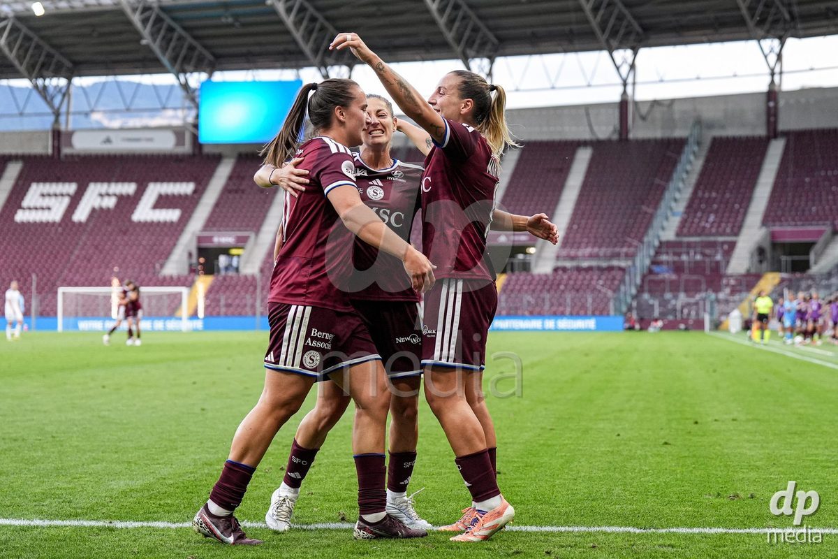 Geneva, Switzerland - September 2: Gloria Marinelli of Servette FC Chenois Feminin celebrates with teammates after scoring her team's second goal during the UEFA Women's Champions League match between Servette FC Chenois Feminin and AC Sparta Praha at Stade de Geneve on September 2, 2026 in Geneva, Switzerland.