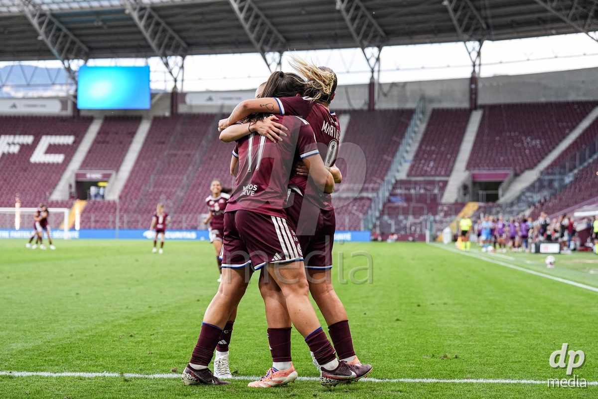 Geneva, Switzerland - September 2: Gloria Marinelli of Servette FC Chenois Feminin celebrates with teammates after scoring her team's second goal during the UEFA Women's Champions League match between Servette FC Chenois Feminin and AC Sparta Praha at Stade de Geneve on September 2, 2026 in Geneva, Switzerland.