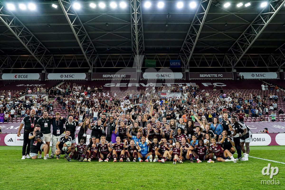 Geneva, Switzerland - September 2: Players and staff members of Servette celebrate the victory and entry into the UWCL league phase during the UEFA Women's Champions League match between Servette FC Chenois Feminin and AC Sparta Praha at Stade de Geneve on September 2, 2026 in Geneva, Switzerland.