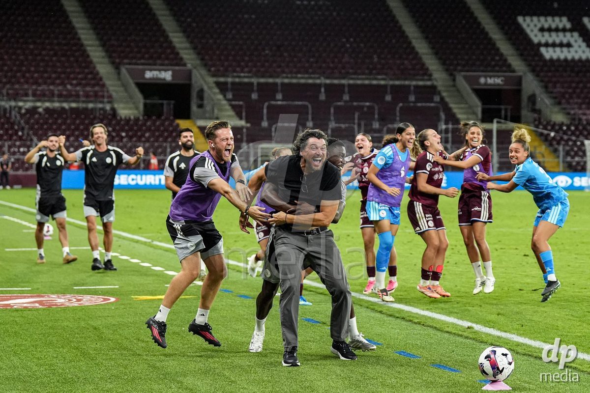 Geneva, Switzerland - September 2: Players of Servette and Cristian Damian Toro, Head Coach of Servette FC Chenois Feminin celebrate the third team goal scored by Magdalena Izabela Sobal during the UEFA Women's Champions League match between Servette FC Chenois Feminin and AC Sparta Praha at Stade de Geneve on September 2, 2026 in Geneva, Switzerland.