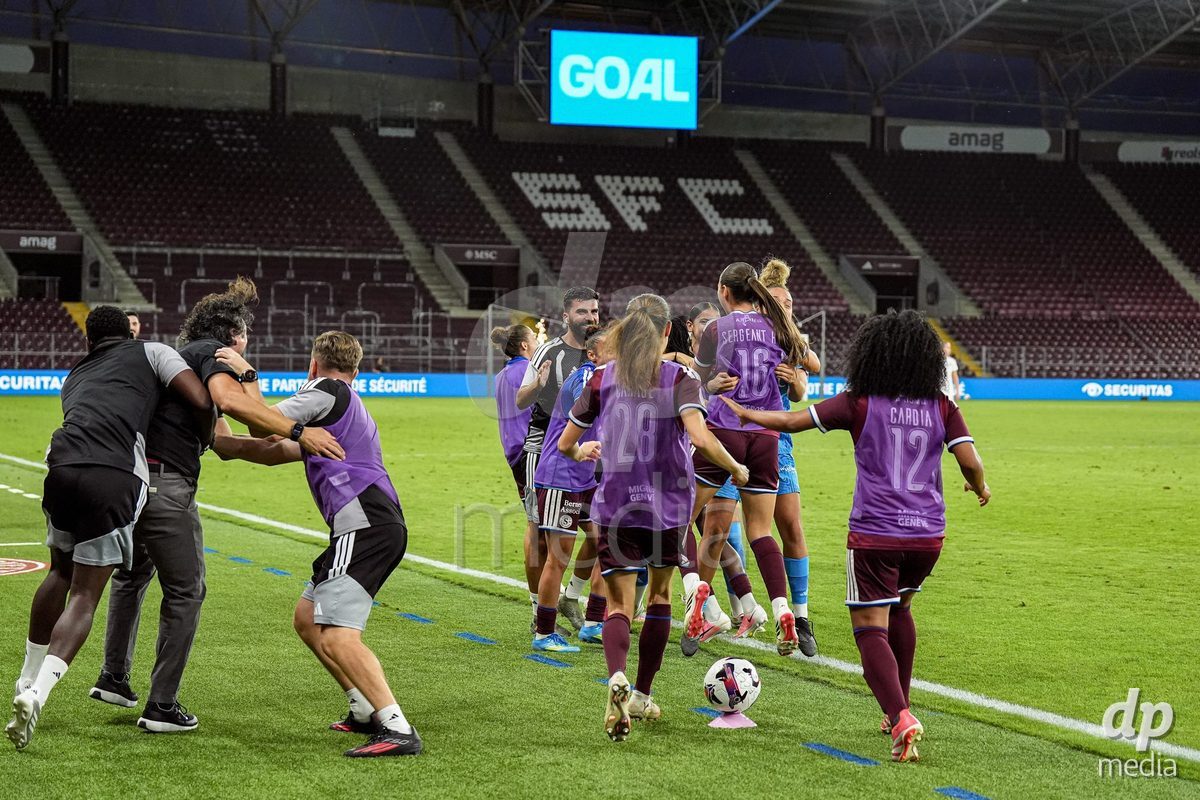 Geneva, Switzerland - September 2: Players of Servette and Cristian Damian Toro, Head Coach of Servette FC Chenois Feminin celebrate the third team goal scored by Magdalena Izabela Sobal during the UEFA Women's Champions League match between Servette FC Chenois Feminin and AC Sparta Praha at Stade de Geneve on September 2, 2026 in Geneva, Switzerland.
