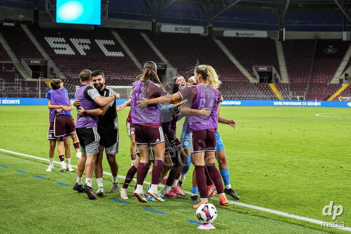 Geneva, Switzerland - September 2: Players of Servette celebrate the third team goal scored by Magdalena Izabela Sobal during the UEFA Women's Champions League match between Servette FC Chenois Feminin and AC Sparta Praha at Stade de Geneve on September 2, 2026 in Geneva, Switzerland.