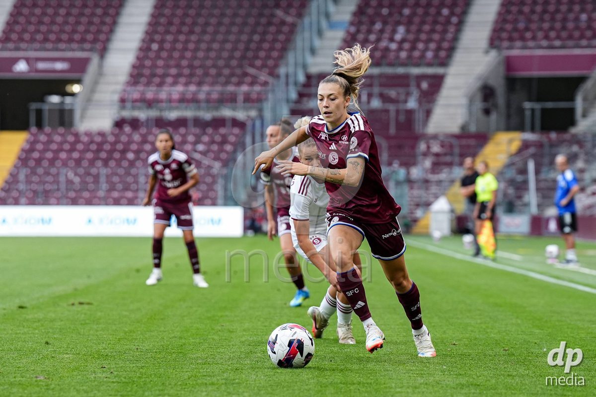 Geneva, Switzerland - September 2: Ascension Martinez Salinas of Servette FC Chenois Feminin controls the ball during the UEFA Women's Champions League match between Servette FC Chenois Feminin and AC Sparta Praha at Stade de Geneve on September 2, 2026 in Geneva, Switzerland.