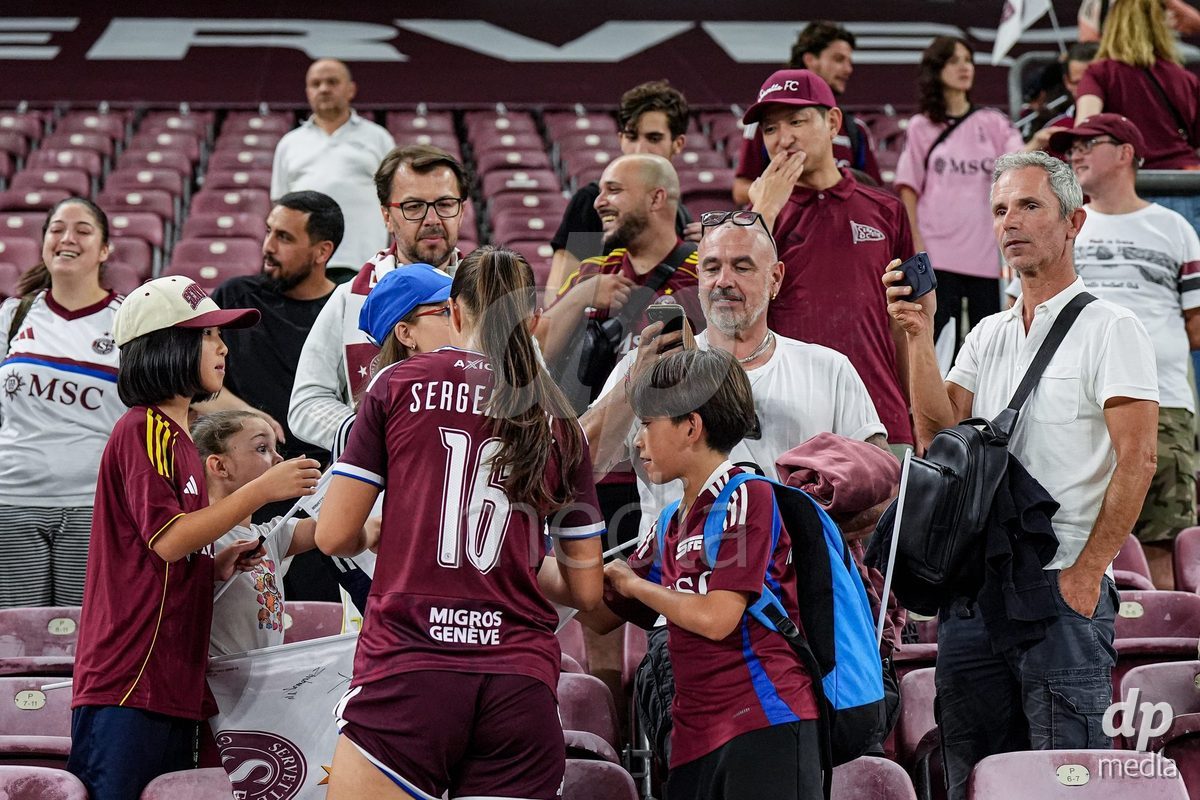 Geneva, Switzerland - September 2: Players of Servette sign autographs for fans after the victory during the UEFA Women's Champions League match between Servette FC Chenois Feminin and AC Sparta Praha at Stade de Geneve on September 2, 2026 in Geneva, Switzerland.