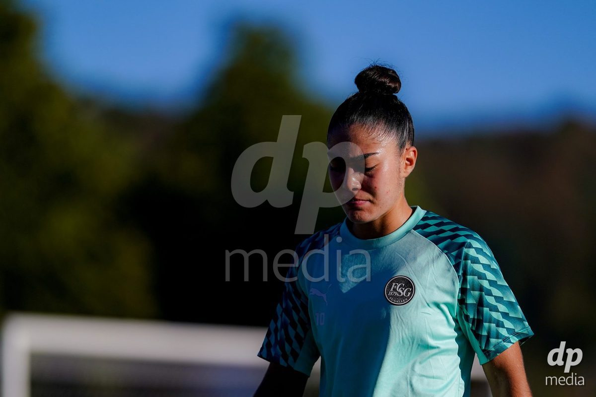 Basel, Switzerland - September 4: Alessandra de Freitas of St.Gallen 1879 warming up during the AXA Women's Super League match between FC Basel 1893 and FC St. Gallen 1879 at Leichtathletikstadion on September 4, 2026 in Basel, Switzerland.