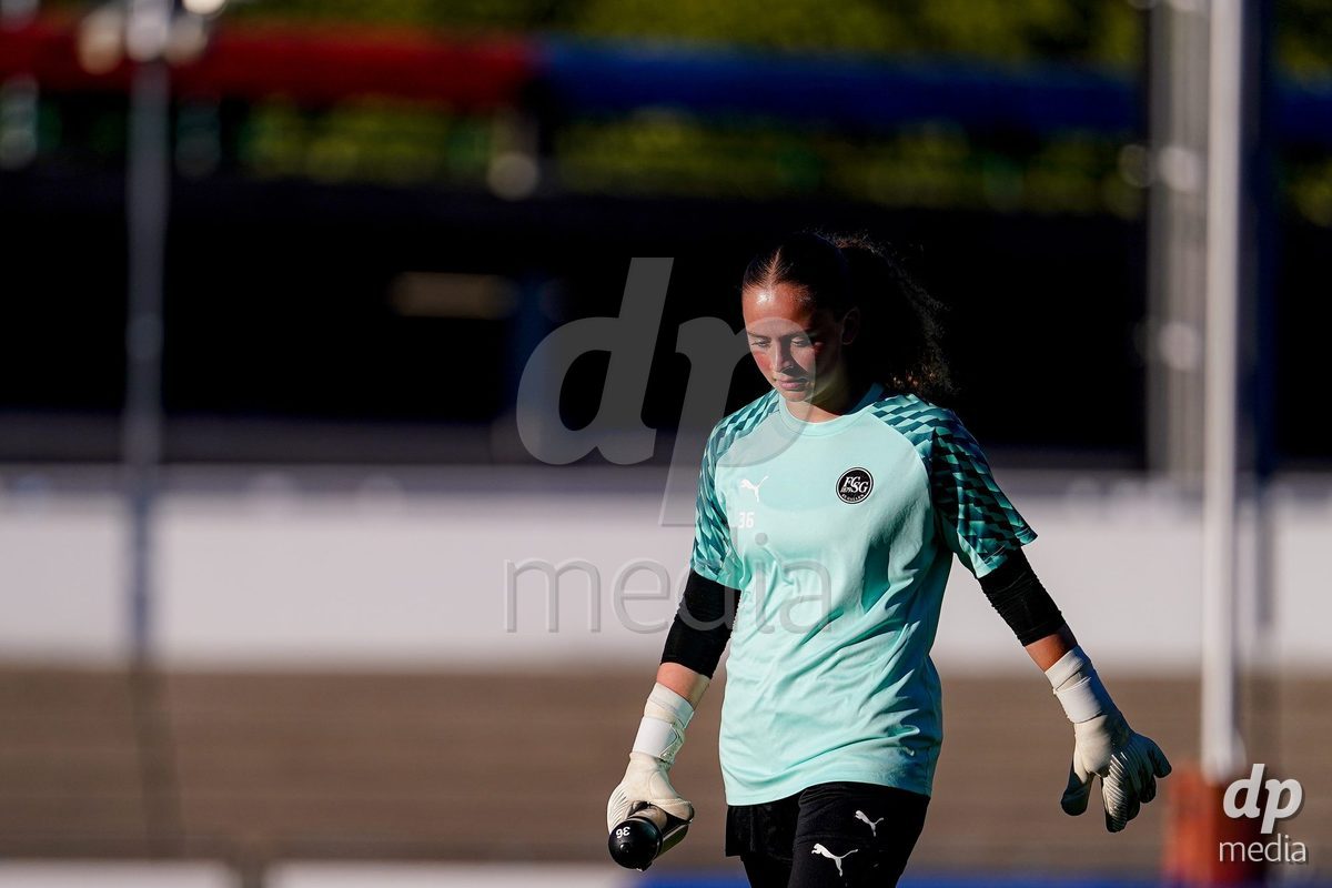 Basel, Switzerland - September 4: Serena Proplesch of St.Gallen 1879 warming up during the AXA Women's Super League match between FC Basel 1893 and FC St. Gallen 1879 at Leichtathletikstadion on September 4, 2026 in Basel, Switzerland.
