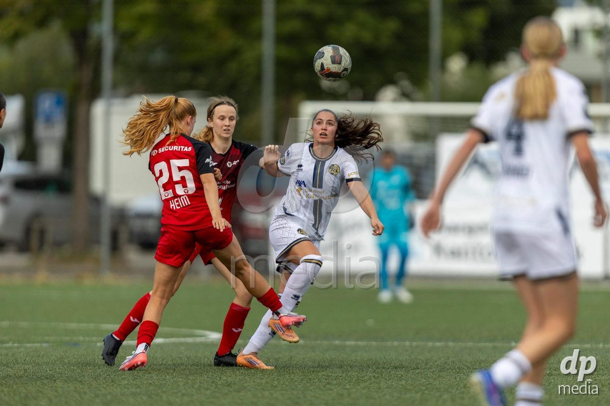 Aarau, Switzerland - September 5: XX during the AXA Women's Super League match between FC Aarau Frauen and FC Luzern at Sportanlage Schachen on September 5, 2026 in Aarau, Switzerland. Melissa Rondalli of FC Luzern Frauen controls the ball