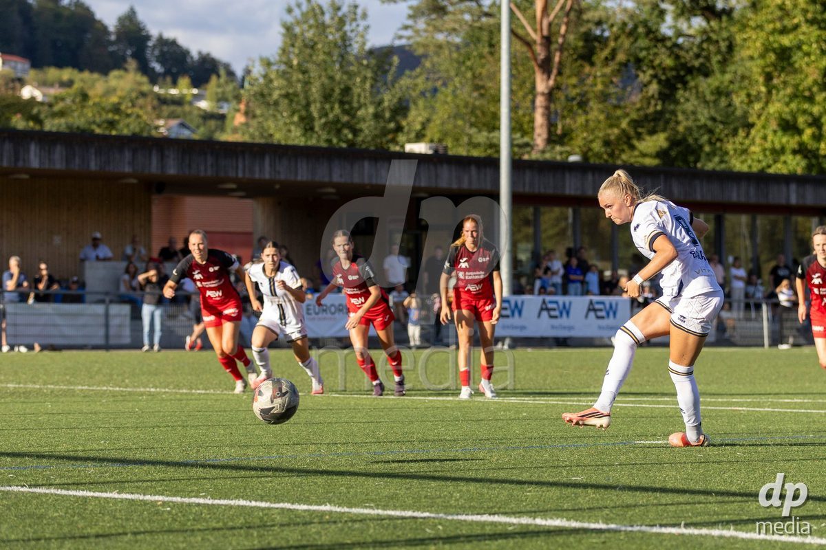 Aarau, Switzerland - September 5: XX during the AXA Women's Super League match between FC Aarau Frauen and FC Luzern at Sportanlage Schachen on September 5, 2026 in Aarau, Switzerland. Romy Baraniak of FC Luzern Frauen shoots penalty