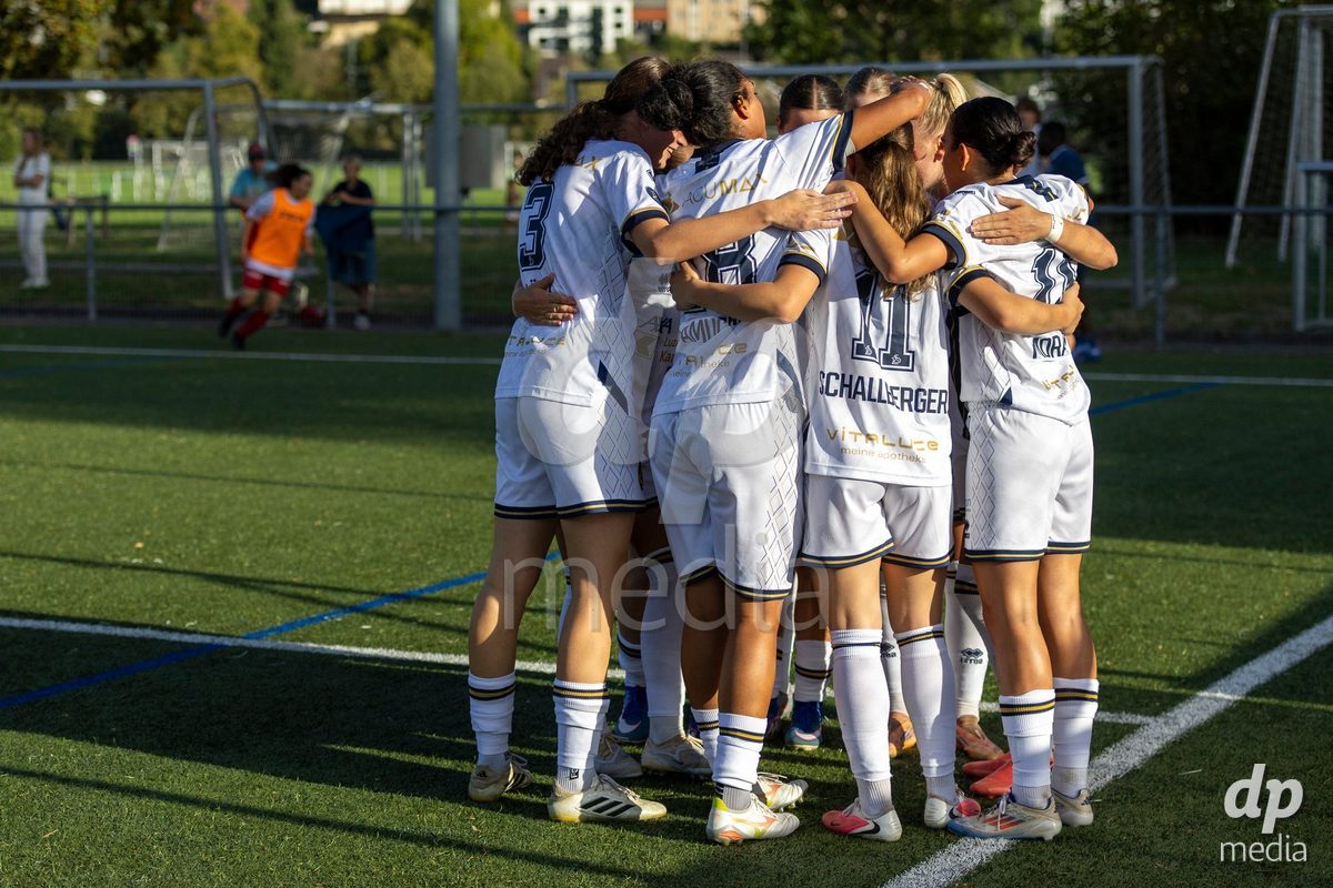 Aarau, Switzerland - September 5: XX during the AXA Women's Super League match between FC Aarau Frauen and FC Luzern at Sportanlage Schachen on September 5, 2026 in Aarau, Switzerland. Romy Baraniak of FC Luzern Frauen celebrating her goal with her teammates