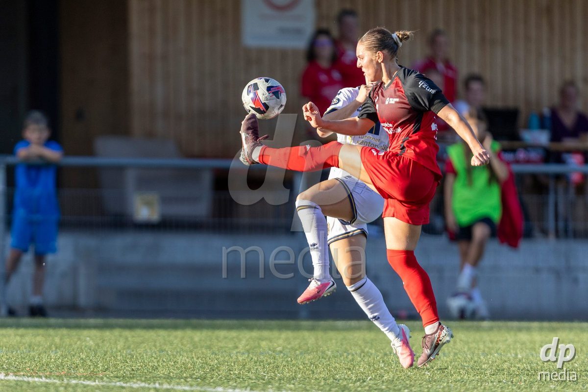 Aarau, Switzerland - September 5: Rebecca Storr of FC Aarau Frauen controls the ball during the AXA Women's Super League match between FC Aarau Frauen and FC Luzern at Sportanlage Schachen on September 5, 2026 in Aarau, Switzerland.