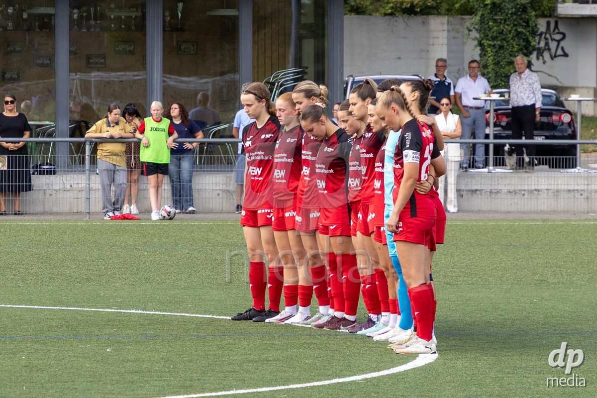 Aarau, Switzerland - September 5: A minute’s silence for the victims of the attack at the Schachen in Aarau during the AXA Women's Super League match between FC Aarau Frauen and FC Luzern at Sportanlage Schachen on September 5, 2026 in Aarau, Switzerland.