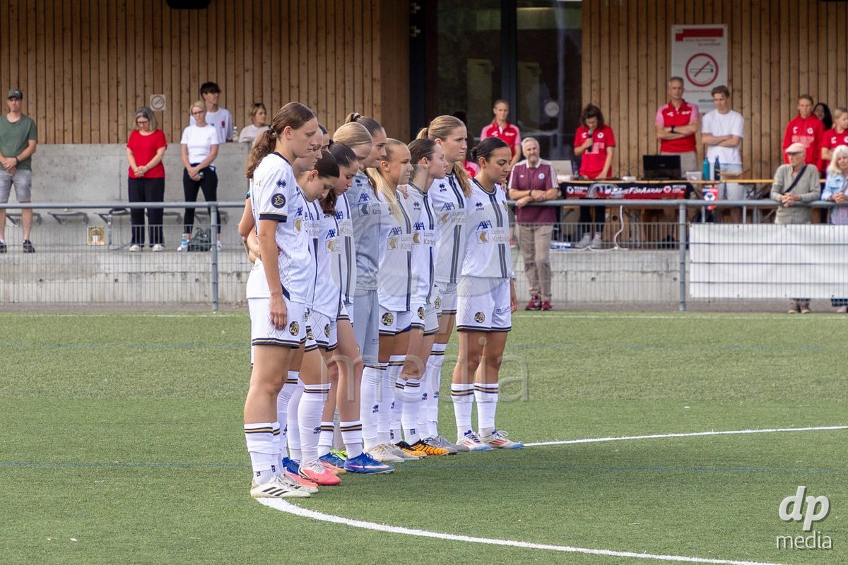 Aarau, Switzerland - September 5: A minute’s silence for the victims of the attack at the Schachen in Aarau during the AXA Women's Super League match between FC Aarau Frauen and FC Luzern at Sportanlage Schachen on September 5, 2026 in Aarau, Switzerland.