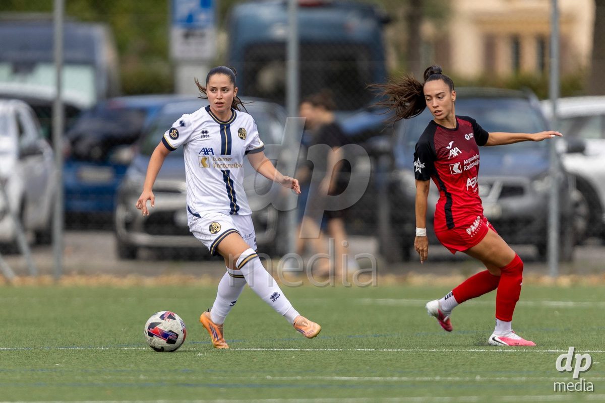 Aarau, Switzerland - September 5: Melissa Rondalli of FC Luzern Frauen (L) controls the ball during the AXA Women's Super League match between FC Aarau Frauen and FC Luzern at Sportanlage Schachen on September 5, 2026 in Aarau, Switzerland.
