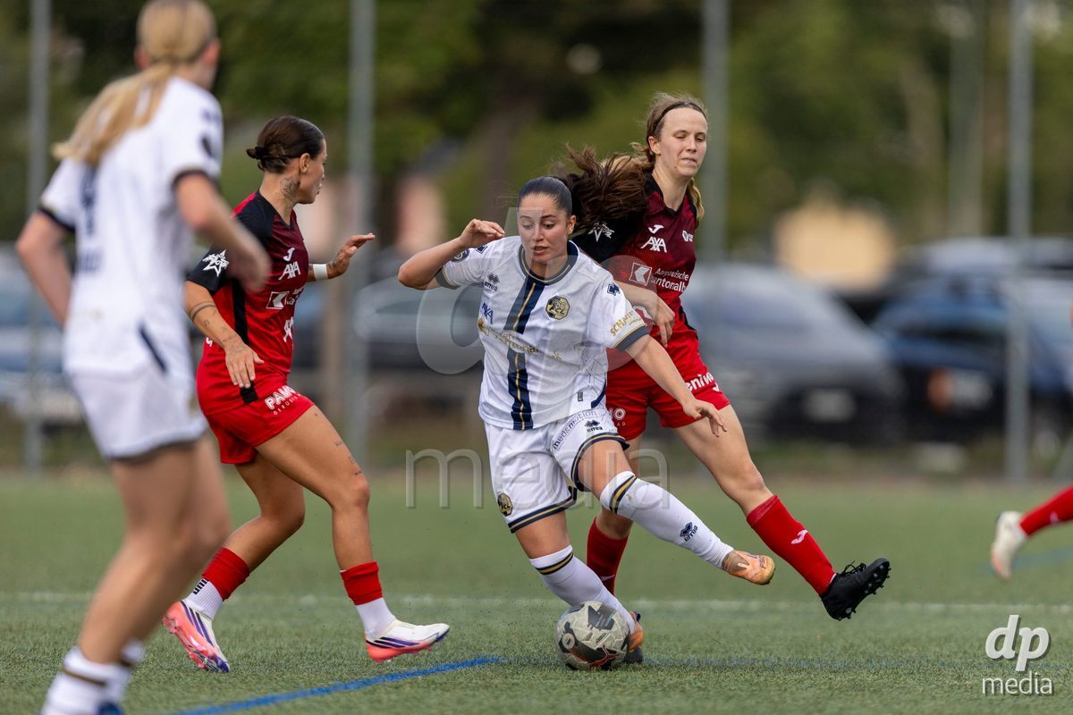 Aarau, Switzerland - September 5: Melissa Rondalli of FC Luzern Frauen controls the ball during the AXA Women's Super League match between FC Aarau Frauen and FC Luzern at Sportanlage Schachen on September 5, 2026 in Aarau, Switzerland.
