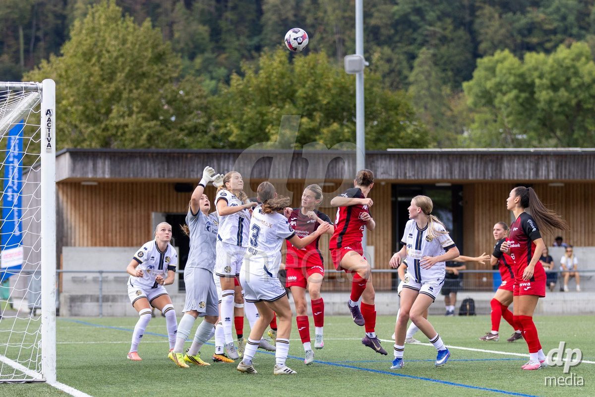 Aarau, Switzerland - September 5: goalkeeper Lea Kramowiku of FC Luzern Frauen in action during the AXA Women's Super League match between FC Aarau Frauen and FC Luzern at Sportanlage Schachen on September 5, 2026 in Aarau, Switzerland.